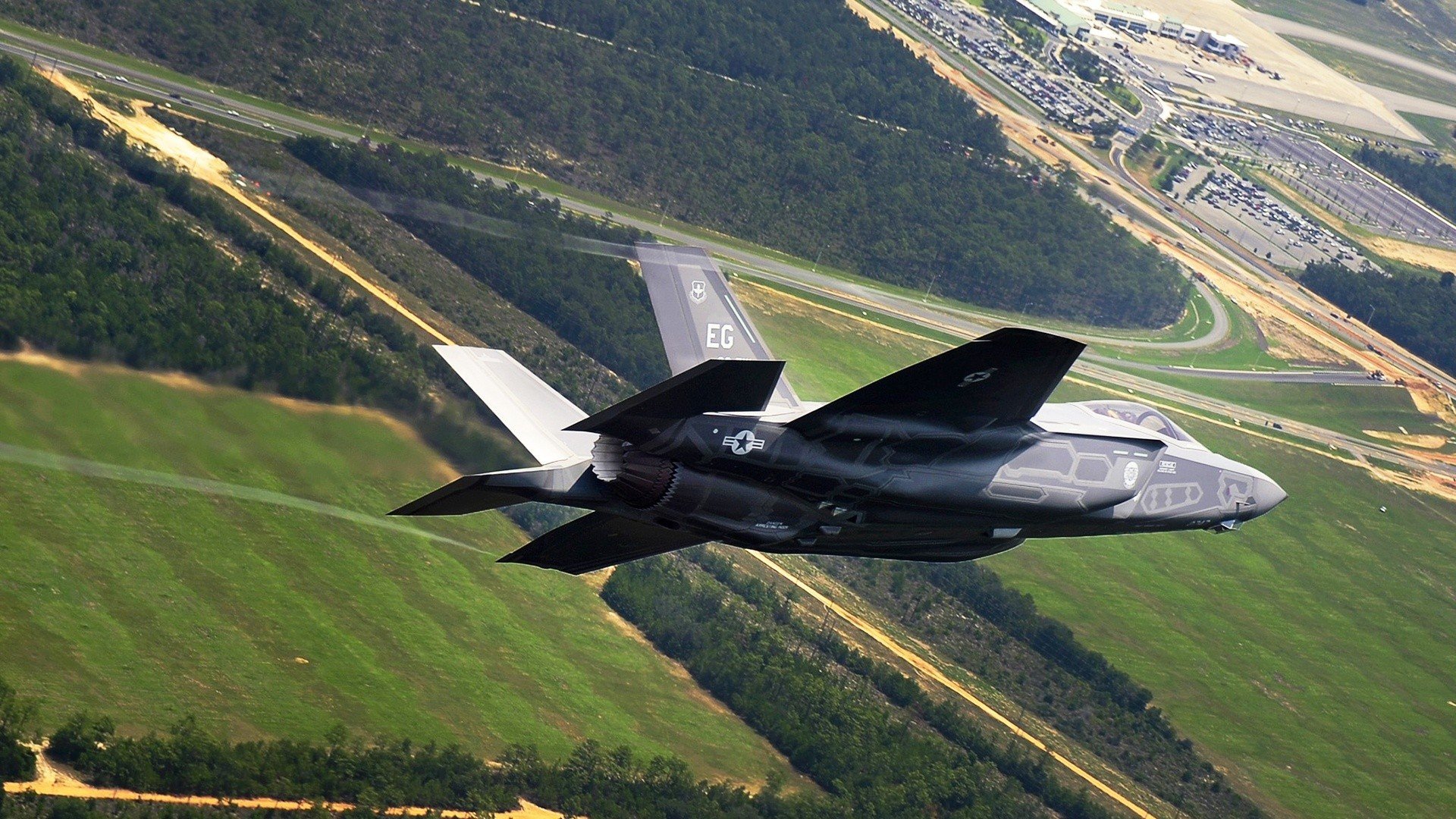 《未来电竞产教结合：学校、企业联手育人才》，未来电竞行业前景