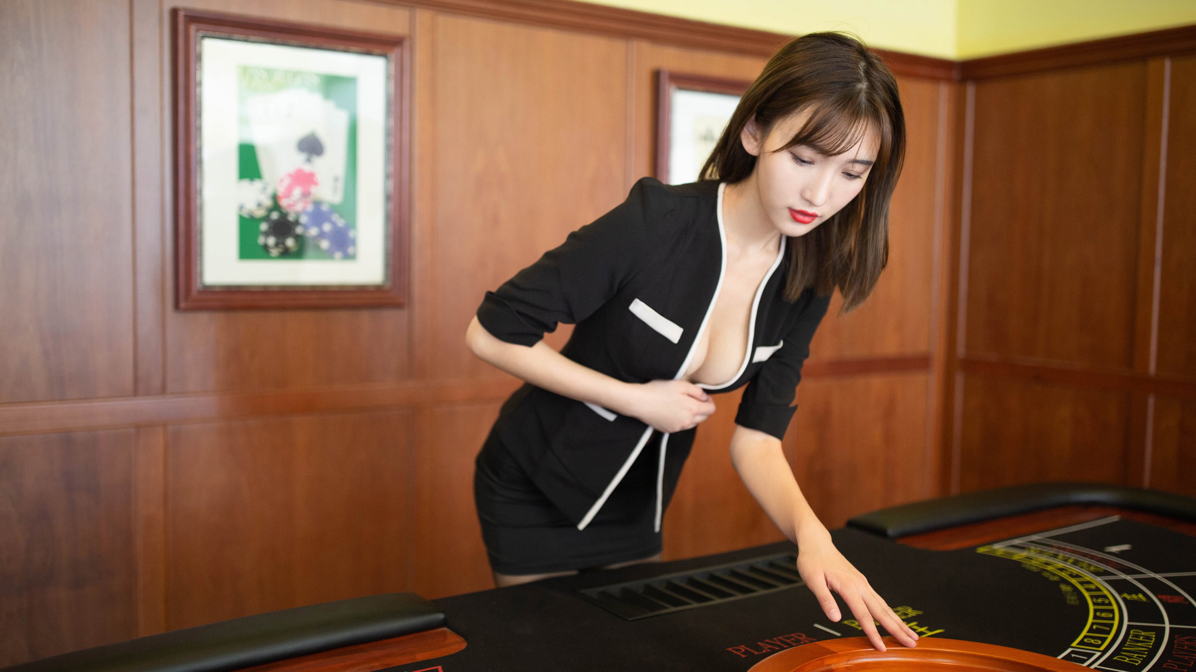 开云体育APP下载-在多场对决中，蒂伊的“篮下铁壁”封堵让对手 “望而却步”！，nba蒂